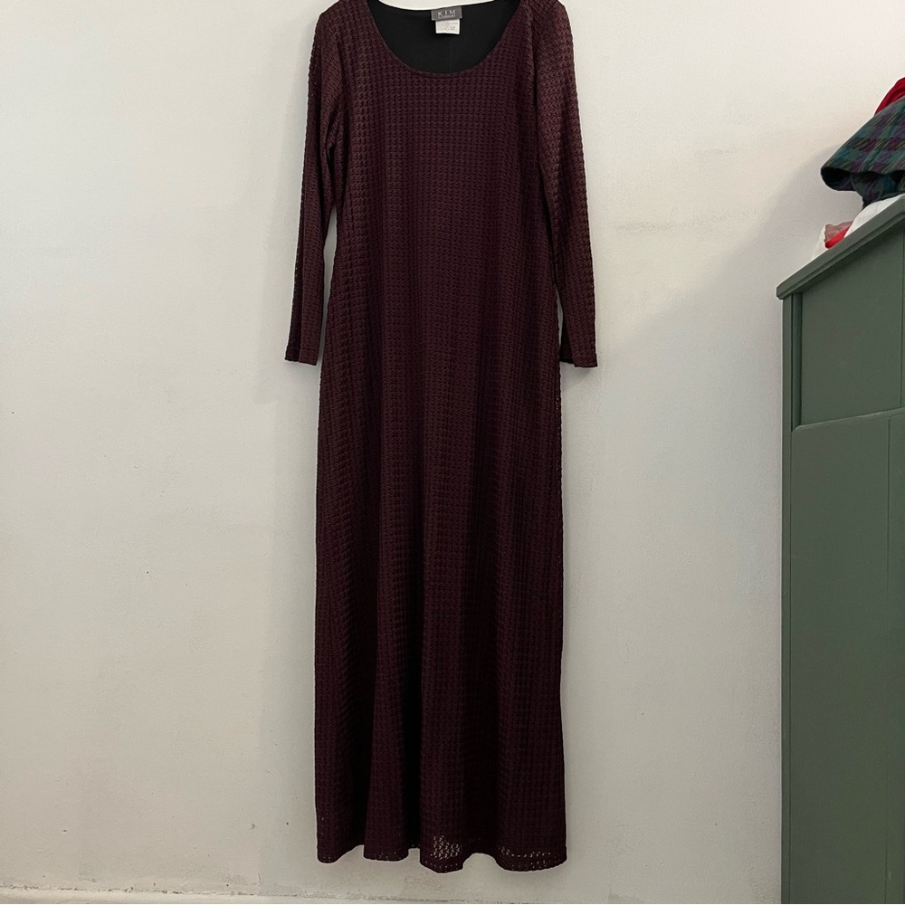 Kim & Company Chic Romantic Chic Long Sleeve Maroon Lace-Knit Dress